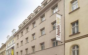 1.Republic Hotel